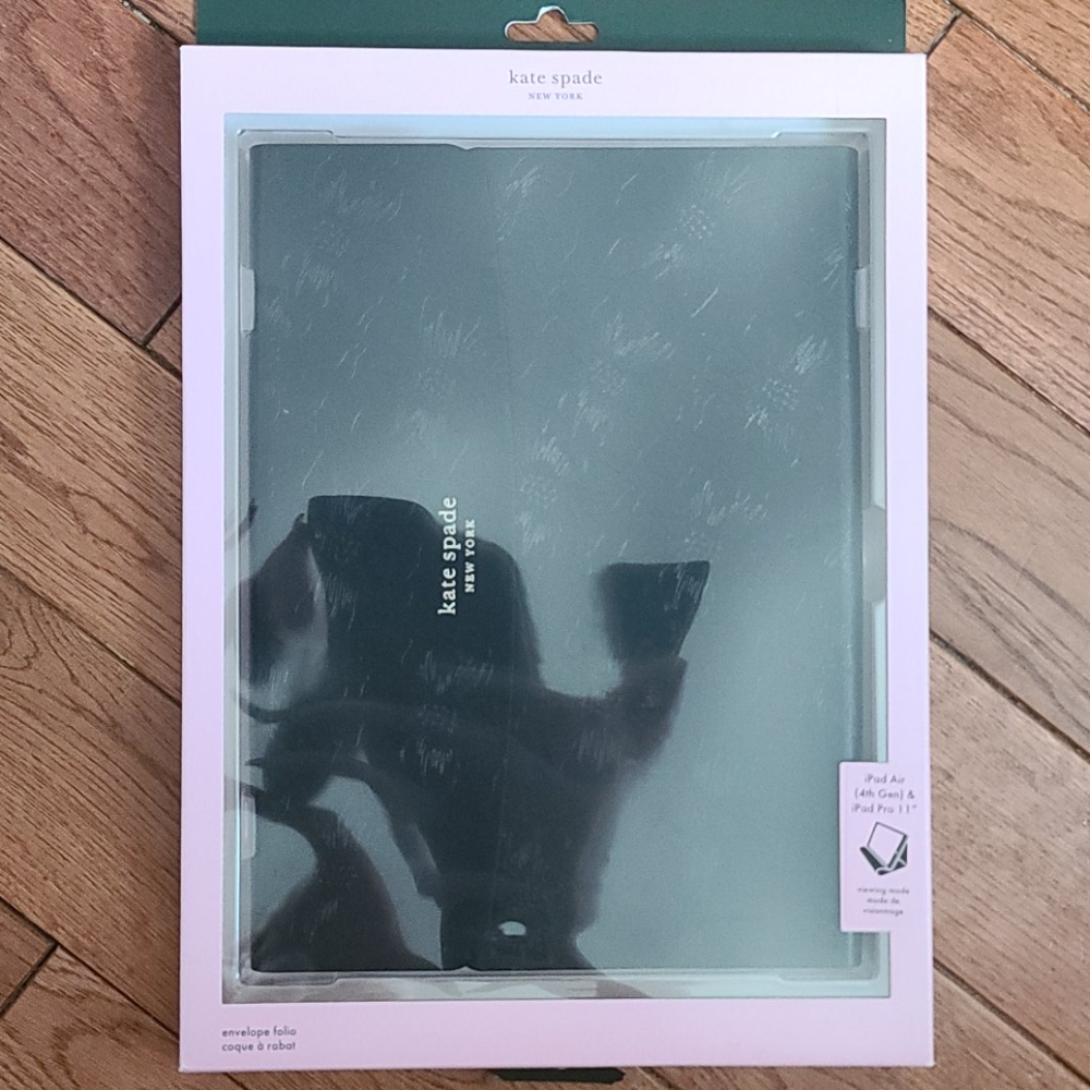 Nwt Kate spade iPad air 4th generation. Ca…